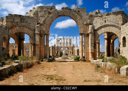 La rovina di San Simeone Monastero, Qala'at Samaan, Qalaat Seman sito archeologico, città morta, Siria, Medio Oriente e Asia Orientale Foto Stock