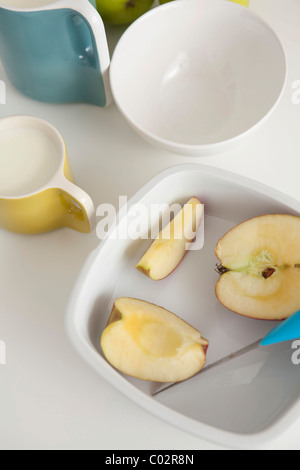 Fette di mela, snack sani Foto Stock