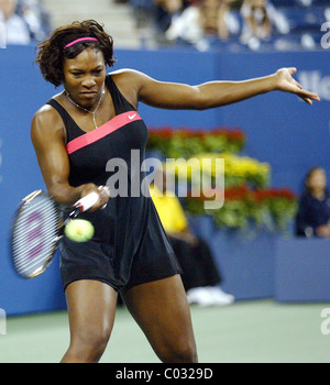 Serena Williams competere nel giorno tre degli US Open 2007 presso Arthur Ashe Stadium di New York City, Stati Uniti d'America - 29.08.07 Foto Stock