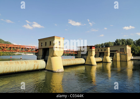 Run-di-il-fiume centrale idroelettrica, la diga del lago Hengstey, fiume Ruhr, Herdecke, Hagen, Renania settentrionale-Vestfalia Foto Stock