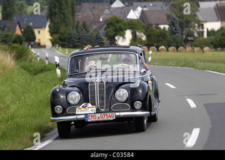 Vintage auto da rally ADAC Mittelrhein-Classic 2010, BMW 501, Bornich, Renania-Palatinato, Germania, Europa Foto Stock