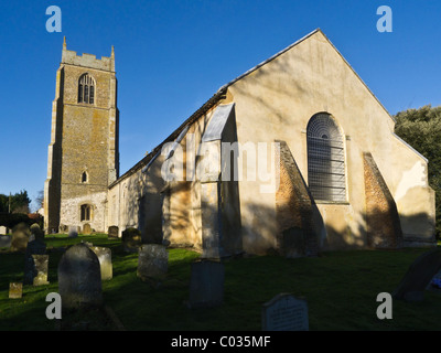 La chiesa di Santa Maria a Holme-next-il-mare sulla costa di Norfolk. Foto Stock