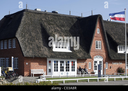 Kamp-Hues, informazioni turistiche, Frisone in casa con il tetto di paglia, Kampen, isola di Sylt, Nord Friesland, Schleswig-Holstein Foto Stock