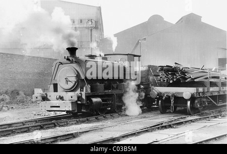 Locomotiva a vapore di nome Billy lavora al Round Oak Steel Works Brierley Hill, West Midlands England 1956 Foto Stock