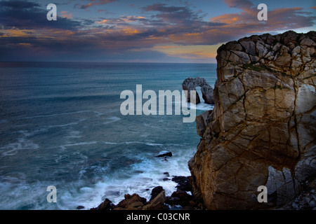 Le rotture di costa (Golfo di Biscaglia,Spagna) Foto Stock