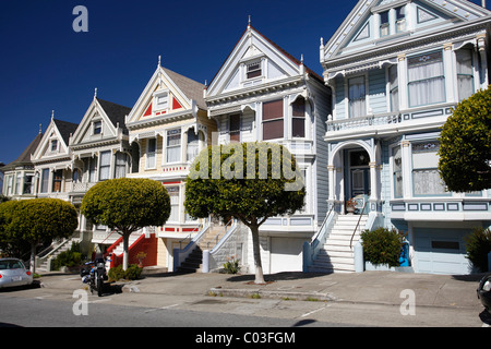 Painted Ladies su Alamo Square, San Francisco, California, USA, America del Nord Foto Stock