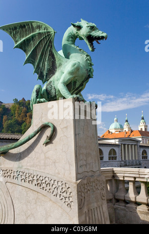 Dragon Bridge, St Nicholas Cathedral, Lubiana, Slovenia, Europa Foto Stock