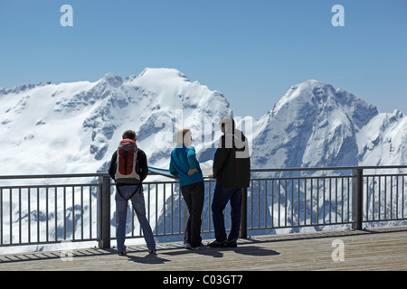 Vista dal Sass Pordoi picco, Marmolada, Dolomiti, Italia, Europa Foto Stock