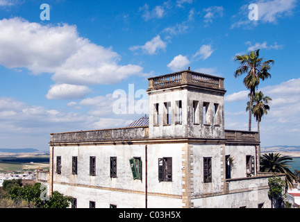 Rovine di un vecchio hotel, Bornos, Andalusia, Spagna, Europa Foto Stock