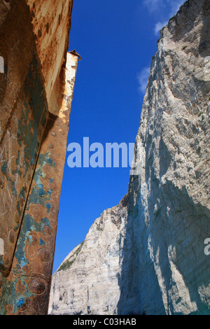 La spiaggia di Navagio o Shipwreck, a Smugglers' cove a Zante/Zante Grecia Foto Stock