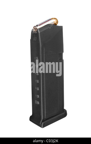 Una pistola bullet magazine graffa isolato su bianco. Foto Stock