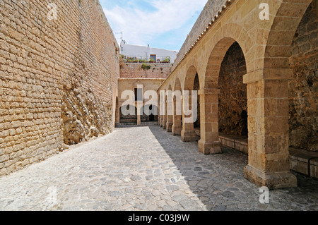 Portal de Ses Taules, city gate, mura Muralla, Dalt Vila, la storica città vecchia, Sito Patrimonio Mondiale dell'Unesco, Ibiza, Pityuses Foto Stock