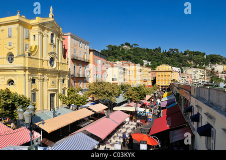 Marche aux fleurs e mercato di Cours Saleya, Nizza, dipartimento delle Alpi Marittime, Regione Provence-Alpes-Côte d'Azur, in Francia, in Europa Foto Stock