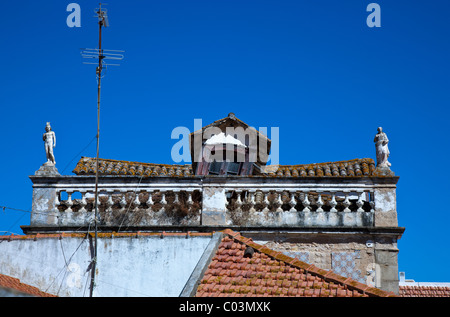 Il Portogallo, Algarve, Ferragudo, un'antica casa nel centro del paese Foto Stock