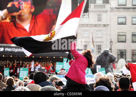 In solidarietà, in defiance: giornata di azione globale per l'Egitto. Trafalgar Square, Londra Foto Stock