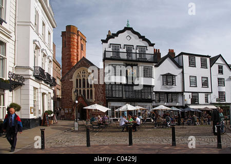 Architettura distintiva nella cattedrale vicino, Exeter Devon, Inghilterra, Regno Unito Foto Stock