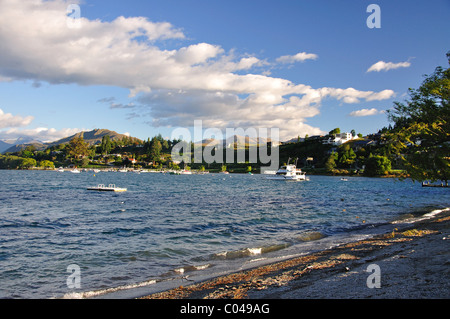 La mattina presto vista del Lago Wanaka, Wanaka, Regione di Otago, Isola del Sud, Nuova Zelanda Foto Stock