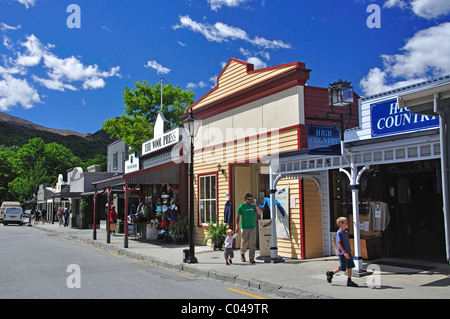 Negozio di coloniale fronti su Buckingham Street, Arrowtown, Regione di Otago, Isola del Sud, Nuova Zelanda Foto Stock