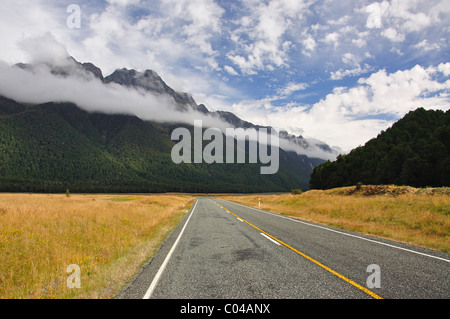 Strada di Milford Sound, Parco Nazionale di Fiordland Southland, Regione, Isola del Sud, Nuova Zelanda Foto Stock