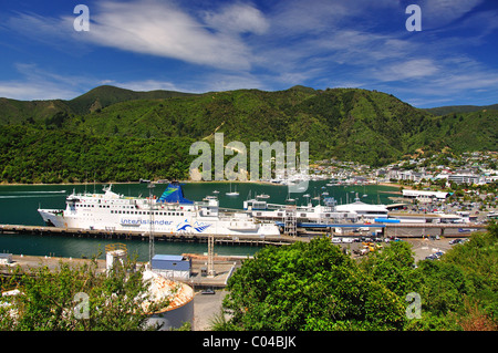 Vista della città e del porto di Picton Queen Charlotte Sound, Marlborough Sounds, regione di Marlborough, Isola del Sud, Nuova Zelanda Foto Stock