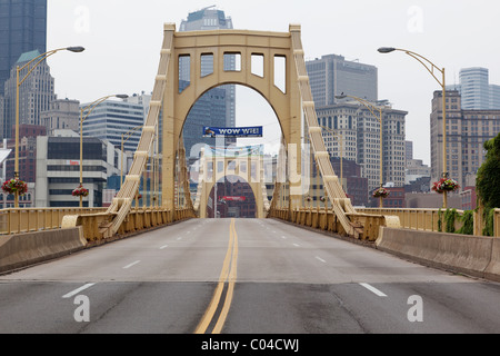 Nona Strada Ponte sul Fiume Allegheny, Pittsburgh, Stati Uniti d'America Foto Stock