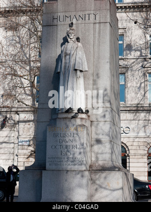 Statua di Edith Cavell In Londons Charing Cross Road Foto Stock