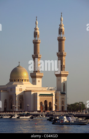 Emirati Arabi Uniti, Sharjah, Creek, Moschea, Foto Stock