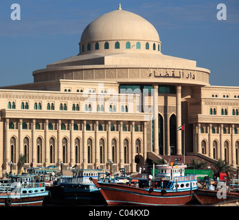Emirati Arabi Uniti, Sharjah, edificio doganale, porto, barche, Foto Stock