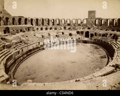 Arena romana o anfiteatro, Arles, Provenza, Francia. Costruito in annuncio 90. Albume Vintage Print c1890 Foto Stock