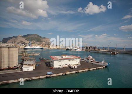 Porto di Palermo e cantieri di riparazione navale Foto Stock