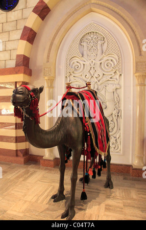 Emirati Arabi Uniti Dubai, Centro commerciale di Dubai e Suk dorato, cammello statua, Foto Stock