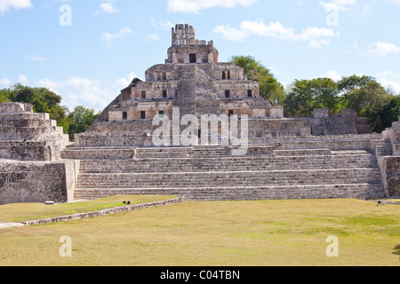 Edificio de los cinco pisos o i cinque piani Edzna, Campeche, Messico Foto Stock