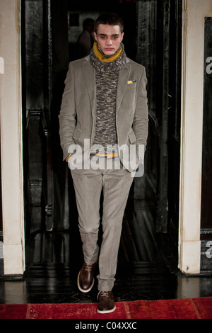 Tommy Hilfiger Mens 2011 autunno inverno pista presentazione alla settimana della moda di New York Foto Stock
