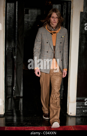 Tommy Hilfiger Mens 2011 autunno inverno pista presentazione alla settimana della moda di New York Foto Stock