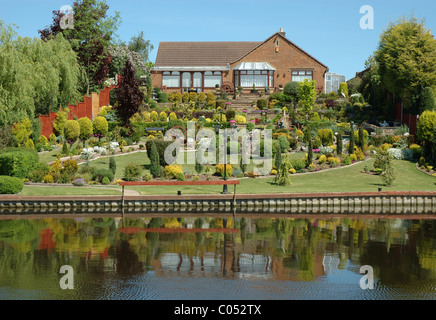 Riverside bungalow, Barrow su Soar, Leicestershire, England, Regno Unito Foto Stock