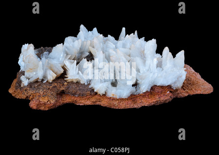 Baryte pietra in un isolato nero lo sfondo Foto Stock