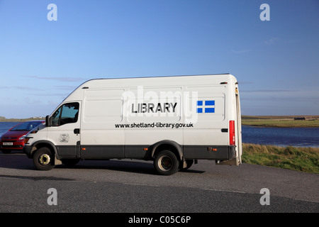 Lo Shetland biblioteca mobile van a Baltasound, Unst, Isole Shetland Foto Stock