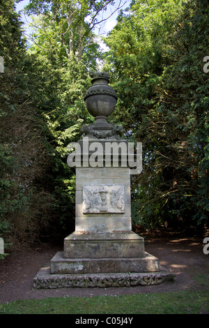 "Il gatto monumento dell' situato su un isola privata nella motivazione della Shugborough Hall, ex casa di Lord Patrick Lichfield Foto Stock