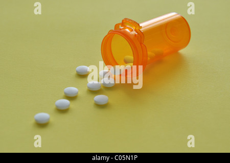Medicina e bottiglia di prescrizione Foto Stock