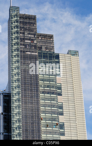 Lavoratori sull'Heron grattacielo Torre, 110 Bishopsgate, London, England, Regno Unito Foto Stock