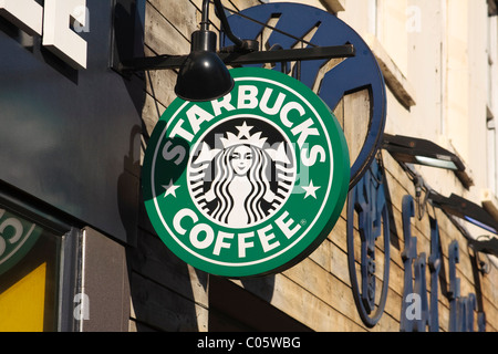Close-up di Starbucks shop segno Foto Stock