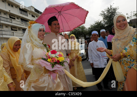 Sposa e lo sposo, musulmano matrimonio , bangkok, Thailandia Foto Stock