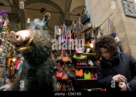 Il Porcellino, Loggia del Mercato Nuovo o Loggia del Porcellino, Firenze, Sito Patrimonio Mondiale dell'UNESCO, Toscana, Italia Foto Stock