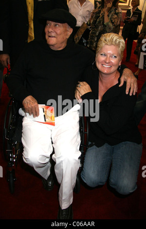 Tony Curtis e Jill Vandenberg aka Jill Curtis Motion Picture leggenda Tony Curtis ha ricevuto un riconoscimento alla Carriera a Foto Stock