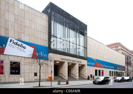 La Komische Oper, il viale Unter den Linden, Berlin-Mitte, Berlino, Germania, Europa Foto Stock