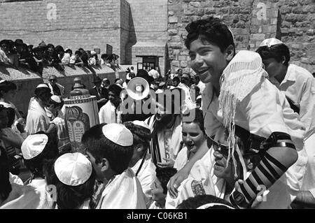 Barmitzvah parete occidentale, la Città Vecchia di Gerusalemme, Israele Foto Stock