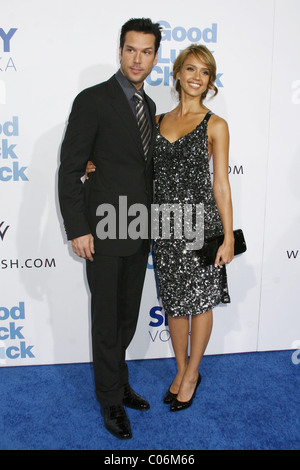 Dane Cook e Jessica Alba " Buona Fortuna Chuck' Premiere detenute a Mann Teatro Nazionale - gli arrivi di Los Angeles, California - Foto Stock