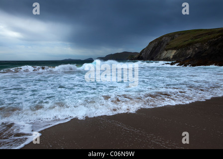 Coumeenoole spiaggia a Slea Head, penisola di Dingle, nella contea di Kerry, Irlanda Foto Stock