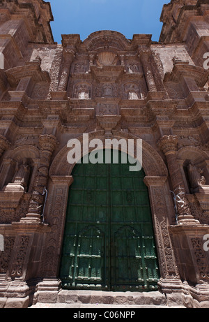 Puno cattedrale in Plaza de Armas. Foto Stock