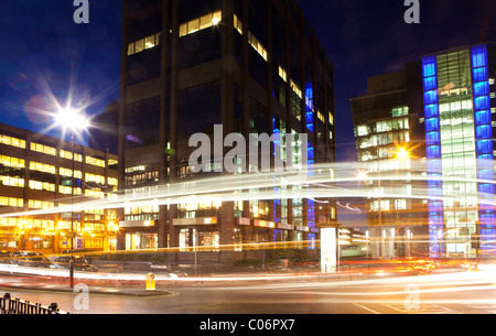 Rush Hour nel Colmore Quartiere degli Affari di Birmingham, Inghilterra. Uno Snow Hill e uno Colmore Row. Foto Stock